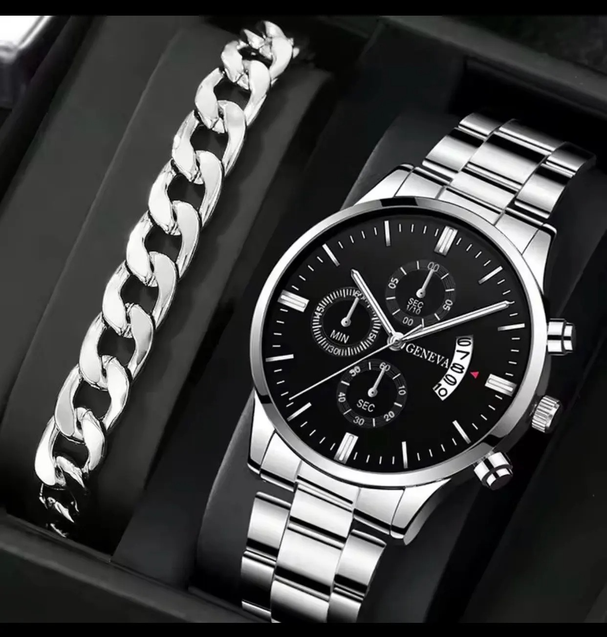 Stainless steel men’s wristwatch with a blue dial, luminous markers, rotating bezel, and date display.