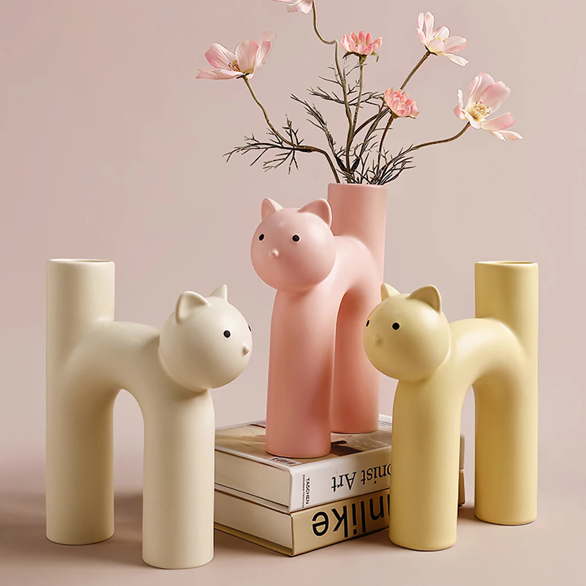 1PC, a Nordic minimalist design cat-themed decorative vase, is suitable for living room, study, wedding and party decoration