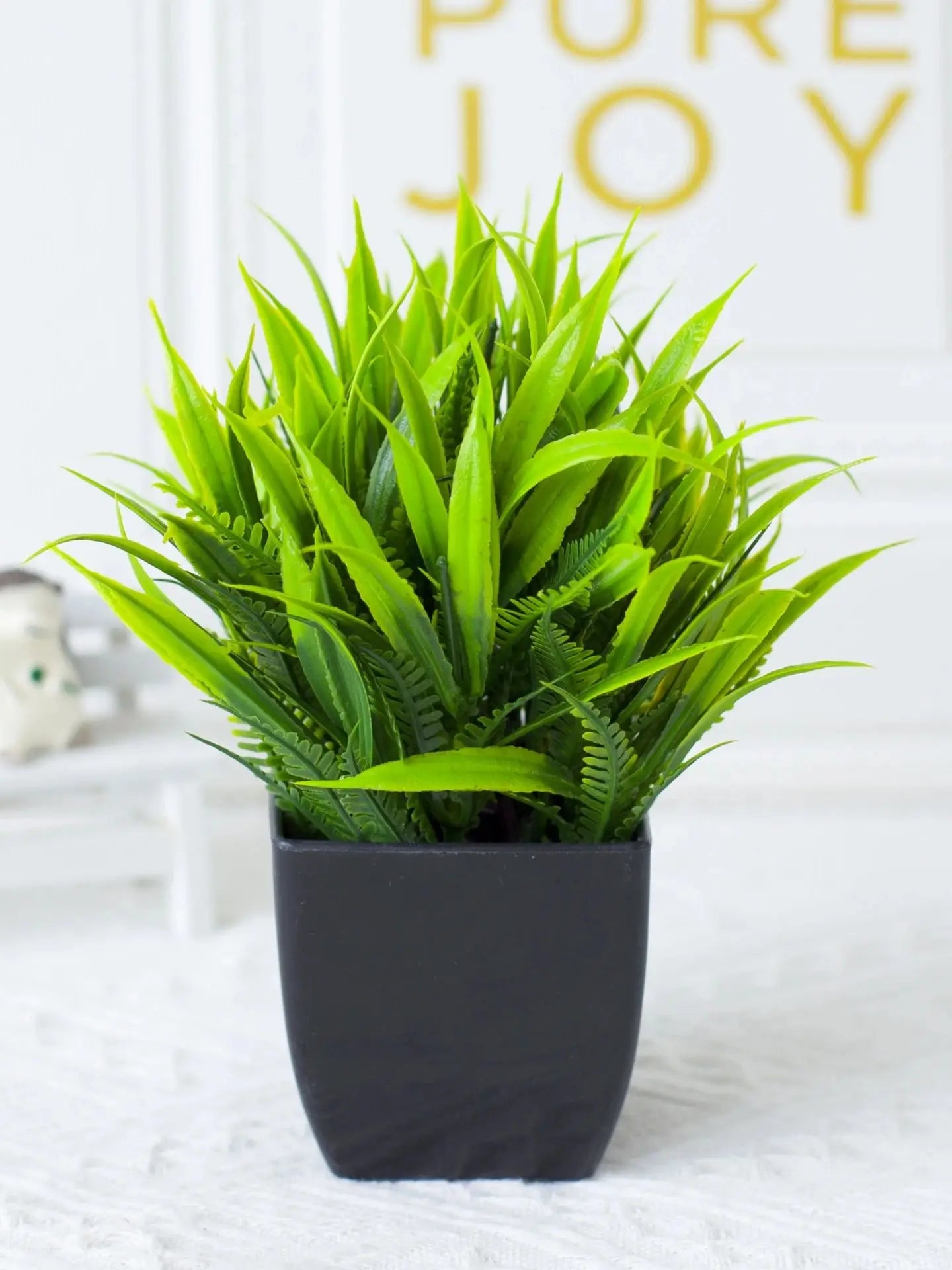 1pc Fake Plant Black Pot, Mini Artificial Eucalyptus Potted Plant for Indoor Home Office Farmhouse Bathroom Table Decorating