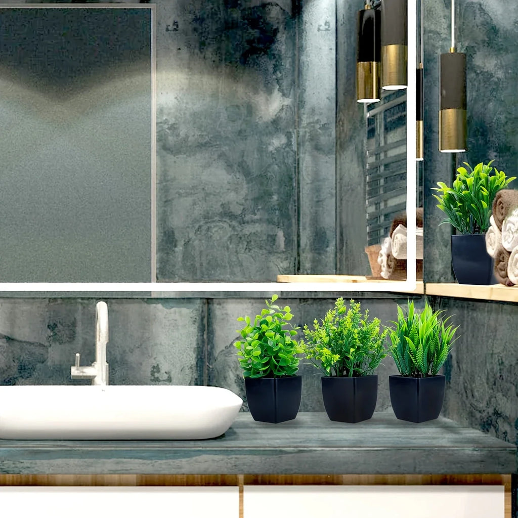 1pc Fake Plant Black Pot, Mini Artificial Eucalyptus Potted Plant for Indoor Home Office Farmhouse Bathroom Table Decorating