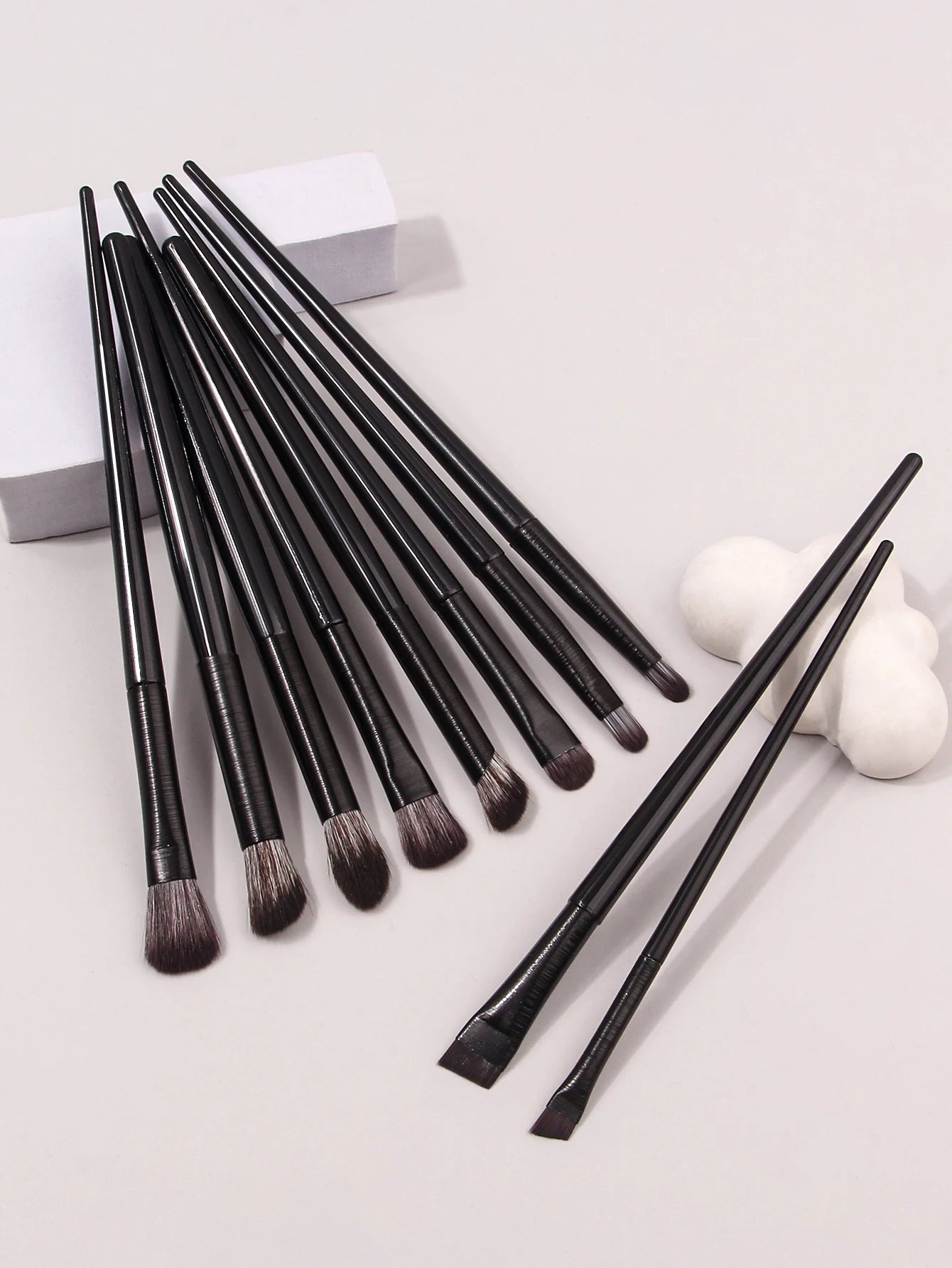 10PCS Professional Eye Makeup Brush Set - Angled Eyebrow Brush, Eyeshadow Brush, Eyeliner Brush for precise eye appearance