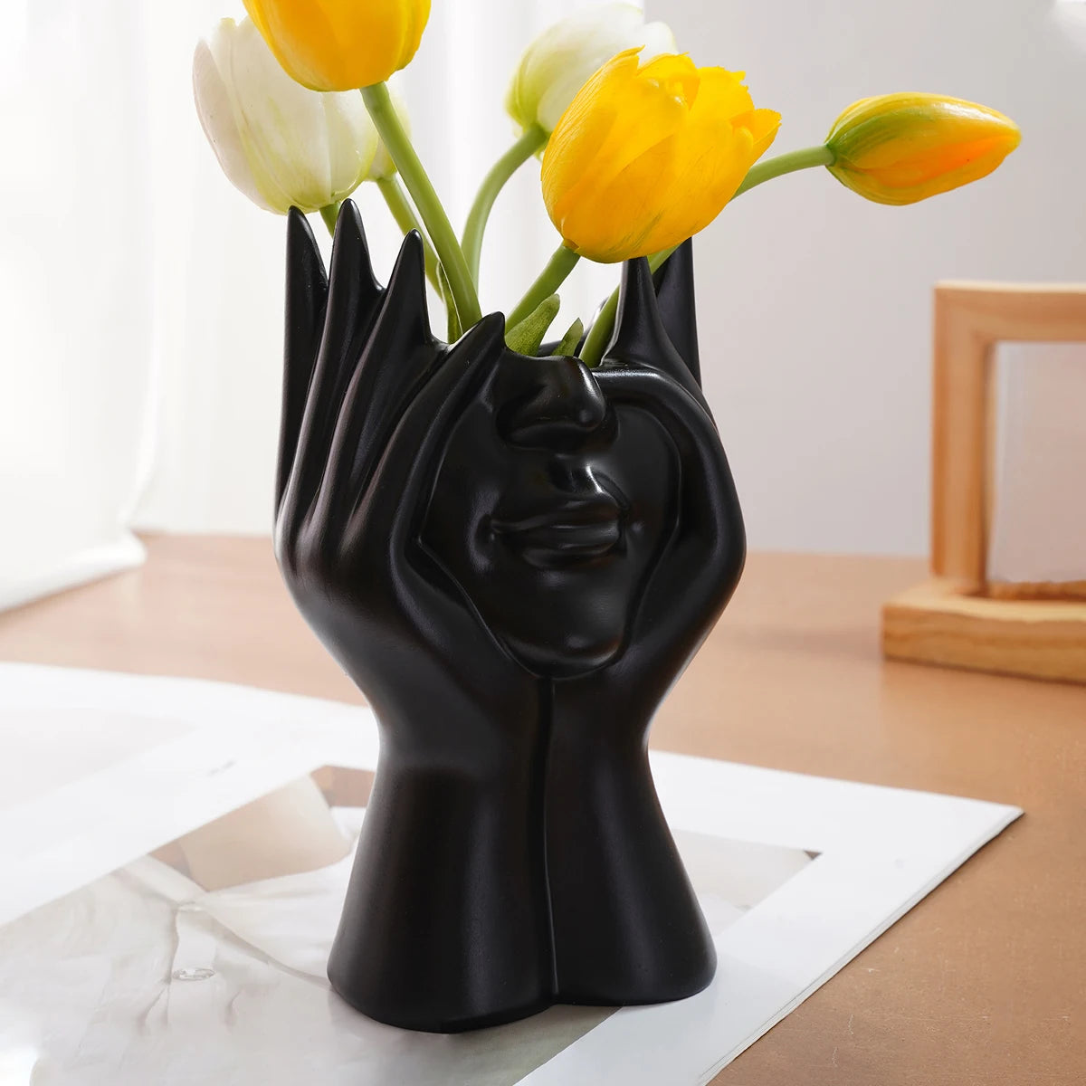 1PC, a modern and simple resin double-hand face support design household vase, which can be given as a gift