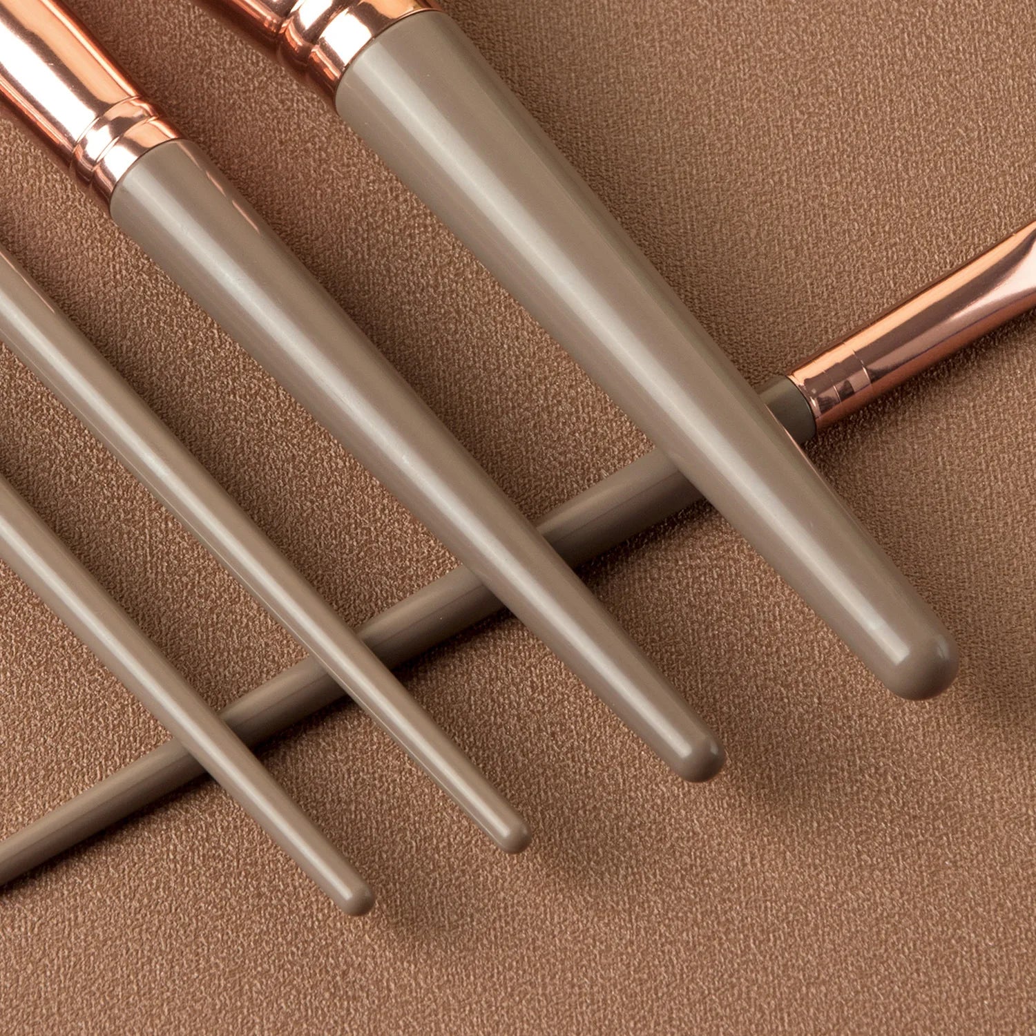 Makeup Brushes Set Face Eyes Make Up Brush Eyelash Eyeshadow Eyebrow Eyeliner Foundation Powder Blush Highlight Lips Brush