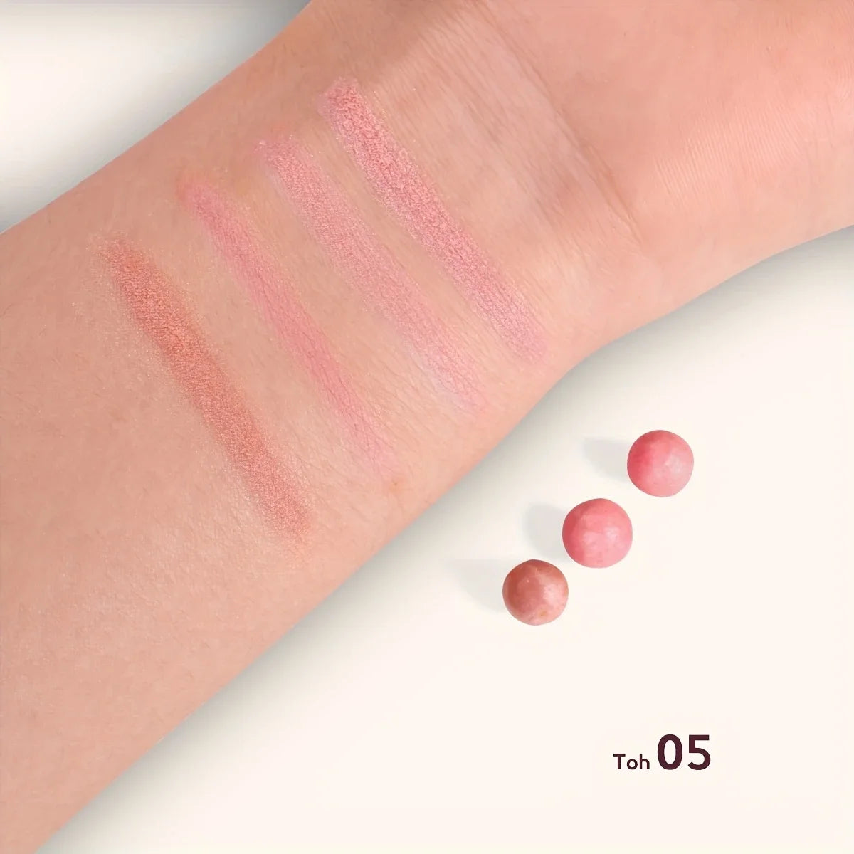 Multi-Tone Powder Blush Pearls with a brush,Water Resistant Natural Finish Face Blush for All Skin Tones,various holiday makeup