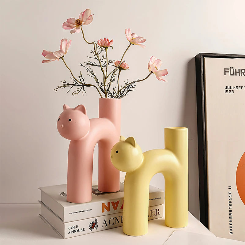 1PC, a Nordic minimalist design cat-themed decorative vase, is suitable for living room, study, wedding and party decoration