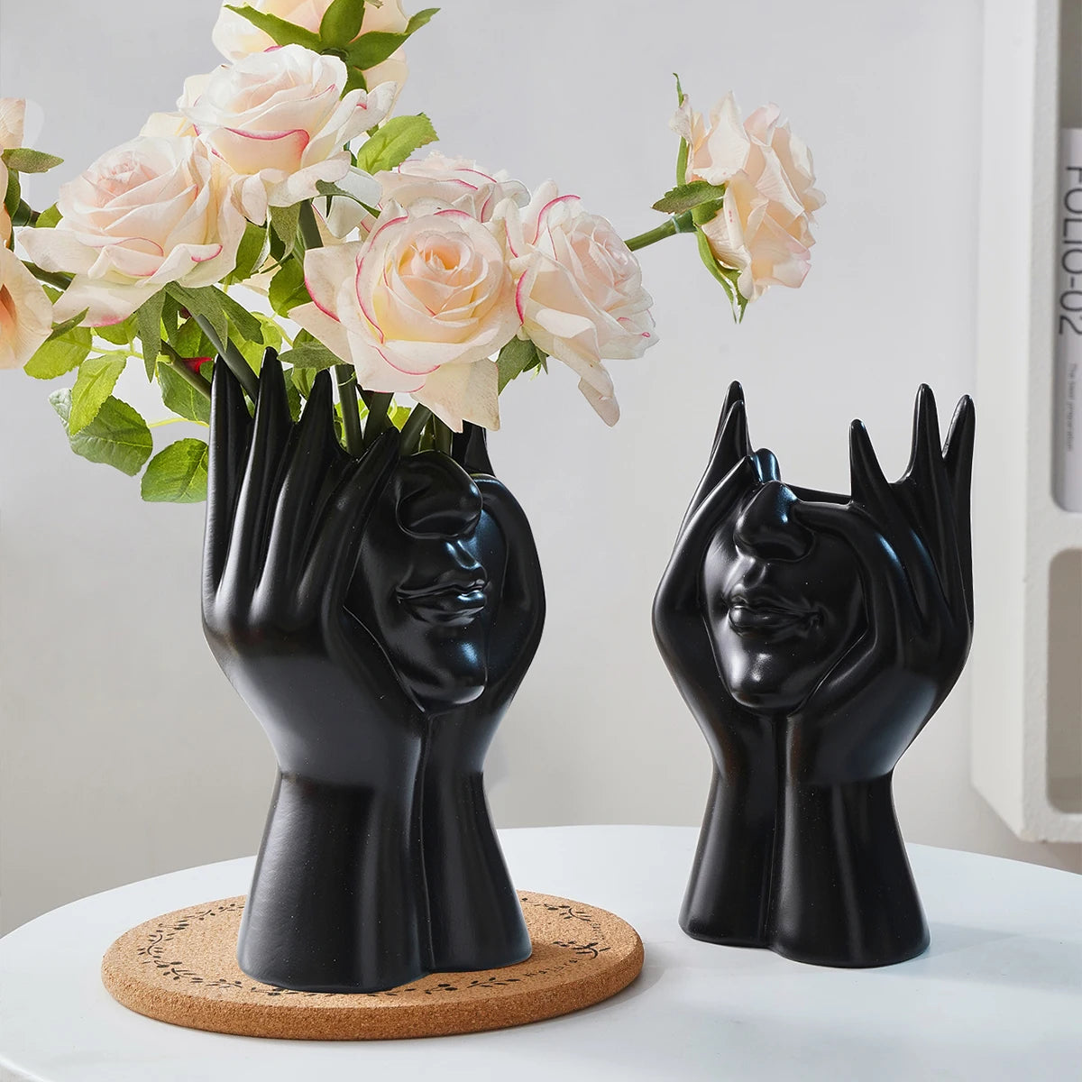 1PC, a modern and simple resin double-hand face support design household vase, which can be given as a gift