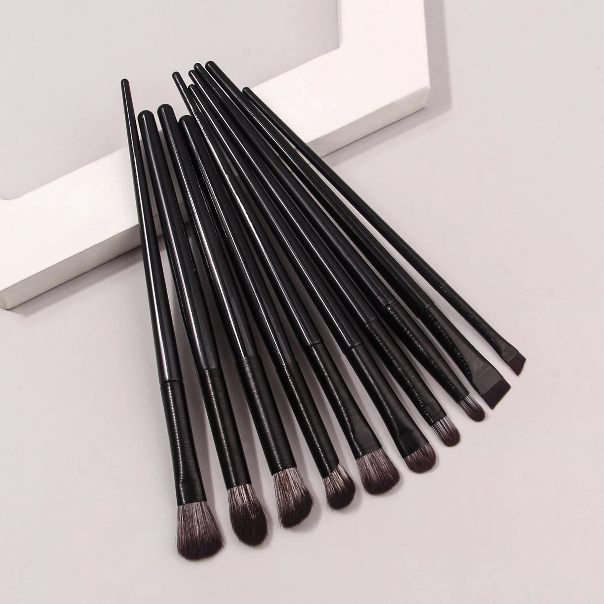 10PCS Professional Eye Makeup Brush Set - Angled Eyebrow Brush, Eyeshadow Brush, Eyeliner Brush for precise eye appearance