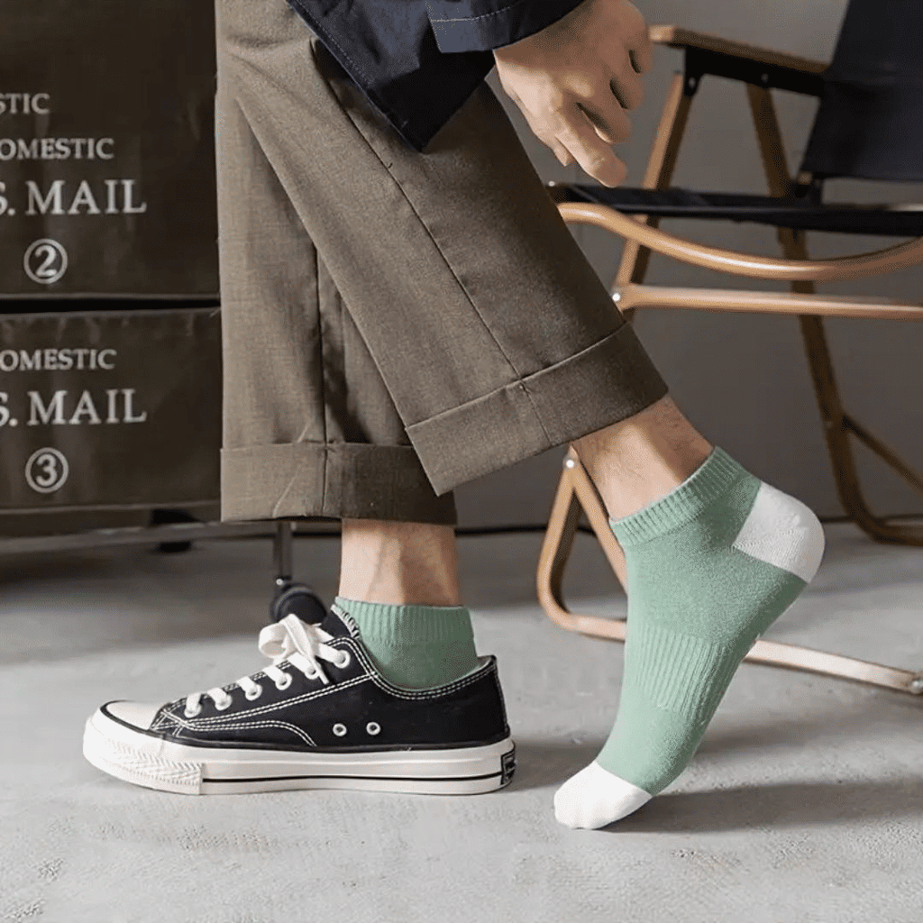 Men's 5-Pair Breathable Crew Socks: Comfy, Casual, Stylish Letter Pattern Sports