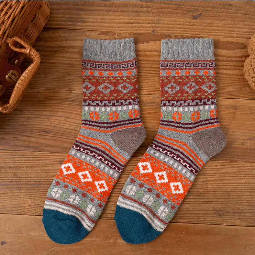 Men's 3-Pair Vintage Thick Woolen Socks: Retro Style, Warm, Cozy Winter Essentials